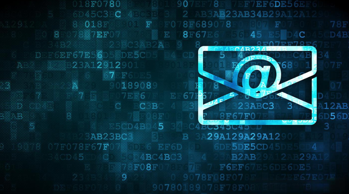 数据保护解决方案展示，数据备份存储设备，安全防护标识，现代化数据中心环境，蓝色背景灯光